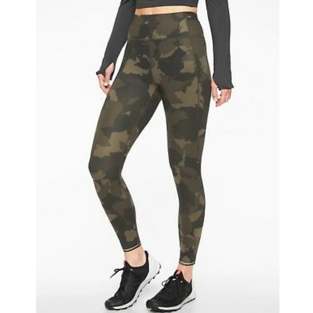 Athleta Run Free Camo 7/8 Tights High Rise Legging Medium Petite